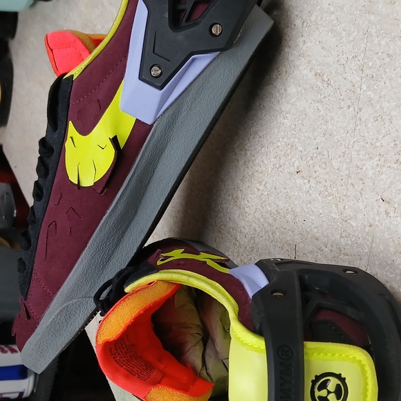 Nike - Picture 4 of 8